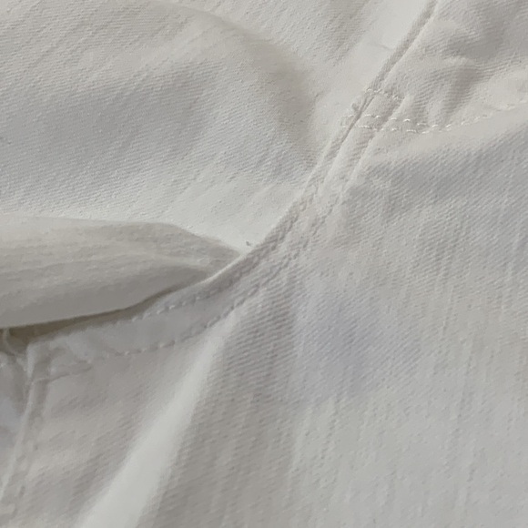 Wit & Wisdom Absolution Knee Length Bermuda Shorts - White - size 8 - Picture 3 of 9